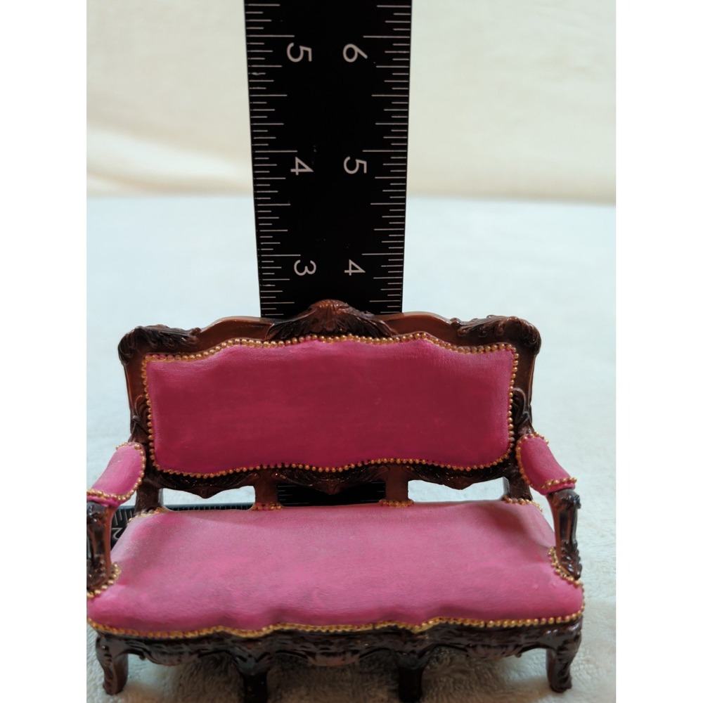 Miniature Victorian Dollhouse Sofa Pink Velvet Gold Trim Resin 1:12 Scale Couch - Picture 8 of 8